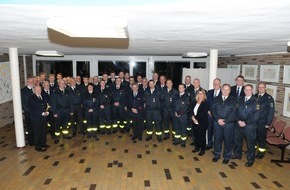 Feuerwehr Dorsten: FW-Dorsten: Feuerwehr feierte Jubilare