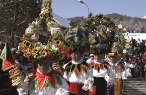 Innsbruck Tourismus: Telfer Schleicherlaufen 2015: Auftritt für "Wilde", "Schleicher" und den "Panz'naff" - BILD