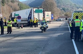 Polizeidirektion Landau: POL-PDLD: Gro&szlig;einsatz der Polizei