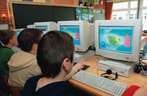 SWITCH Junior Web Award: Invitation aux médias pour la remise du premier prix "SWITCH Junior Web Award" - Quelle classe d'école a le meilleur site Internet?
