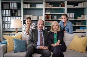 ARD Das Erste: Das Erste / "Die Kanzlei" ist zurück - Sabine Postel und Herbert Knaup sind mit elf neuen Folgen ab 6. November 2018, dienstags um 20:15 Uhr im Ersten zu sehen