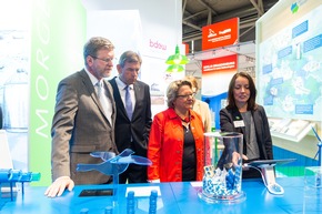 &quot;Unser Schiff rammte einen Plastikberg&quot; / Offizielle Eröffnung der IFAT 2018 mit Kunststoff-Debatte