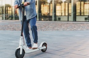 ADAC Hessen-Thüringen e.V.: Unterwegs auf kleinen Rädern / Der ADAC erklärt, worauf es beim Fahren mit E-Scootern ankommt
