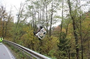 Polizeidirektion Landau: POL-PDLD: Wernersberg - PKW auf der B 48 verunglückt