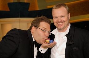 ProSieben: Starke Quote für die "TV total Europoker.net Nacht" - Elton schnappt Stefan Raab bei Promi-Poker den Pott vor der Nase weg