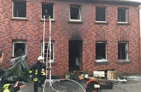 Feuerwehr Mönchengladbach: FW-MG: Eine verletzte Person nach Brand in einem Einfamilienhaus
