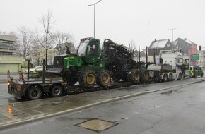 Kreispolizeibehörde Märkischer Kreis: POL-MK: Schwertransport gebührenpflichtig begleitet.