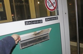 Polizei Mettmann: POL-ME: Kinder zündeln an Schule: Polizei ermittelt und bittet um Zeugenhinweise - Langenfeld - 2001086