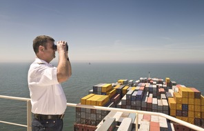 Deutsche Post DHL Group: PM: DHL bietet nachhaltige Schiffskraftstoffe auch für Komplettladungen / PR: DHL adds Sustainable Marine Fuel option for Full-Container Load shipments