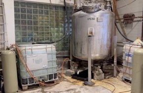 ZOLL-E: Staatsanwaltschaft Köln und Zollfahndung Essen decken illegales Großlabor für synthetische Drogen in Kerpen auf / 24 Personen festgenommen ZOLL-E: Staatsanwaltschaft Köln und Zollfahndung Essen decken illegales Großlabor für synthetische Drogen in Kerpen auf / 24 Personen festgenommen
