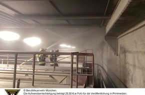 Feuerwehr München: FW-M: Nächtlicher Einsatz in luftigen Höhen (Unterföhring)