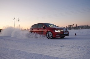 ADAC: Vier Premiumhersteller überzeugen im Winterreifentest 2023 / ADAC bewertet Fahrsicherheit und Umweltbilanz