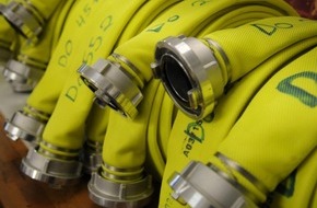 Feuerwehr Dorsten: FW-Dorsten: Wohnung am frühen Morgen durch Brand zerstört