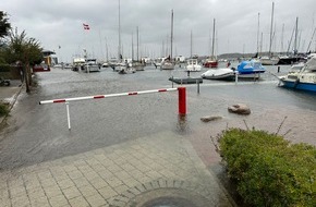 Landesfeuerwehrverband Schleswig-Holstein: FW-LFVSH: Rekordhochwasser hinterlässt Spuren in Schleswig-Holstein und fordert ein Todesopfer