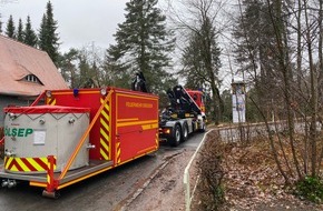 Feuerwehr Dresden: FW Dresden: ABC-Einsatz auf einem Gewässer