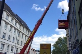 Feuerwehr Dortmund: FW-DO: 14.05.2019 Technische Rettung mit Feuerwehrkran in Dortmund Mitte
Verkehrschaos am Borsigplatz