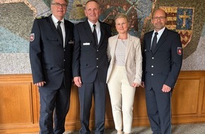 Polizeidirektion Oldenburg: POL-OLD: +++ Neue Leitung beim Polizeikommissariat Westerstede - Polizeipr&auml;sident Andreas Sagehorn &uuml;bertr&auml;gt die Verantwortung an Kriminaloberrat Rolf Cramer +++