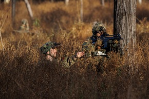 Fallschirmjäger überzeugen im Angriff bei Talisman Sabre 2025 in Australien