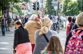 Bundesinnung der Hörakustiker KdöR: Aktionstag zur Verkehrssicherheit am 5. Mai 2022: Für eine sichere Fahrt Gehör regelmäßig testen