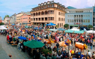 Ferienland Kufstein: Wenn Kühe Trachten tragen... - BILD