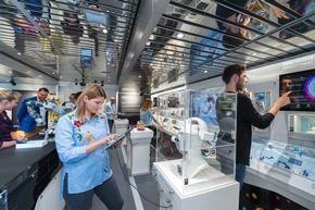 Forschung zum Anfassen in Bonn (05.-06.03.): Jugendliche erkunden mobile Hightech-Ausstellung