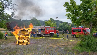 FW-AR: Berufsfeuerwehrtag der Jugendfeuerwehr Bruchhausen-Niedereimer - 24 Stunden im Einsatz