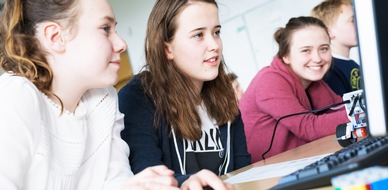 HPI Hasso-Plattner-Institut: HPI-Schülerkolleg: Jetzt bewerben für das einzigartige kostenfreie IT-Bildungsangebot für Schülerinnen und Schüler