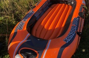 Polizei Paderborn: POL-PB: Gestrandetes Schlauchboot auf der Lippe - Besitzer gesucht