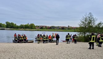Kreisfeuerwehrverband Lüchow-Dannenberg e.V.: FW Lüchow-Dannenberg: +++ Tragisches Unglück auf dem Gartower See +++ Großeinsatz mit über 100 Einsatzkräften +++ Vater tödlich verunglückt +++