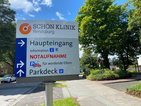 Pressemeldung Schön Klinik Rendsburg: Storchenparkplatz für werdende Eltern