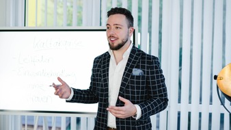 akquisekrieger GmbH: „Akquisekrieger“ Julian Mahnken sorgt für echte Telefon-Erfolge