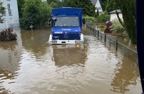 THW Landesverband Bayern: THW Bayern: Hochwasser Bayern: THW evakuiert in den Nachtstunden Bewohnende von Schrobenhausen.