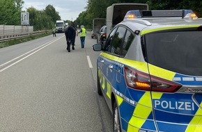 Polizei Minden-Lübbecke: POL-MI: Reifenpanne löst "tierischen" Einsatz aus