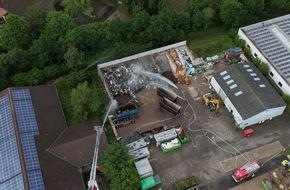 FFW Gemeinde Schwalmtal: FFW Schwalmtal: L&ouml;schzug Waldniel &uuml;bt Brandbek&auml;mpfung auf Reststoffverwertungsanlage