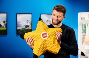 LEGO GmbH: Eine Million Steine f&uuml;r das ultimative Fu&szlig;ballfest: Thomas M&uuml;ller startet mit der LEGO&reg; Arena Mission