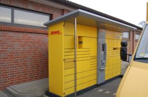 Polizeiinspektion Hildesheim: POL-HI: Unbekannte Täter brechen das Automatengehäuse einer "DHL-Packstation" in Hildesheim-Steuerwald  auf - Diebesbeute: 8 Postpakete bislang unbekannten Inhalts
