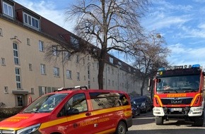 Feuerwehr Dresden: FW Dresden: Verkehrsunfall und Kellerbrand