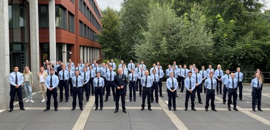 Polizei Bonn: POL-BN: Willkommen in Bonn - 63 neue Polizistinnen und Polizisten treten ihren Dienst an