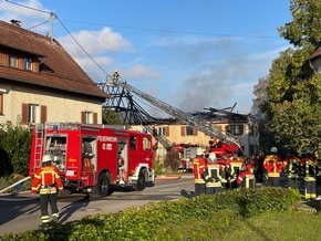 KFV Bodenseekreis: Feuerwehr löscht Großbrand