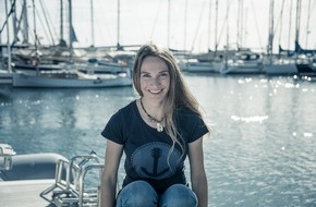Hapag-Lloyd Cruises: HANSEATIC inspiration: Weltumseglerin Laura Dekker ist Taufpatin des Expeditionsschiffes