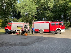 FW-SE: Beschädigte Wasserleitung sorgt für längeren Feuerwehreinsatz