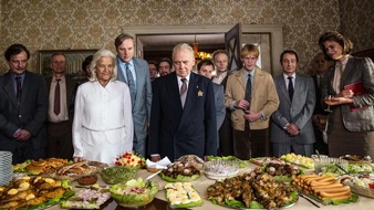 ZDF: Bruno Ganz in "In Zeiten des abnehmenden Lichts": ZDF-Film zum Tag der Deutschen Einheit (FOTO)