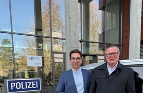 Polizei Bonn: POL-BN: Bonner Polizei &uuml;bergibt Stadt Bonn zwei ehemalige Einsatzfahrzeuge zur Unterst&uuml;tzung der humanit&auml;ren Hilfe im Rahmen der Solidarit&auml;tspartnerschaft mit der ukrainischen Stadt Cherson