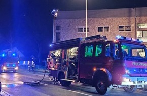 Feuerwehr Bocholt: FW Bocholt: Unklare Rauchentwicklung im Dachgeschoss dreier Mehrfamilienh&auml;user