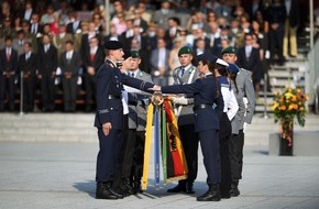 Zentrum für Militärgeschichte und Sozialwissenschaften der Bundeswehr: Armee in der Demokratie: Studie zu politischen Einstellungen in der Bundeswehr