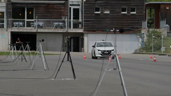Touring Club Schweiz/Suisse/Svizzero - TCS: Empa-TCS-Studie: An der Ampel gewinnt das E-Auto das Lärmduell