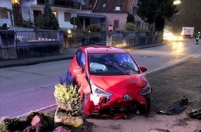 Polizeidirektion Neustadt/Weinstraße: POL-PDNW: Eingeschlafen und gegen Blumenkübel gefahren