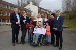 Migros-Genossenschafts-Bund Direktion Kultur und Soziales: Pour-cent culturel Migros: 3e remise des prix pour des projets de promotion de la santé à l'intention des personnes handicapées / Prix principal monéquilibre remis à la Fondation ...