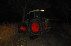 Polizeiinspektion Wilhelmshaven/Friesland: POL-WHV: Verkehrsunfall im Wangerland - alleinbeteiligt gegen einen Baum