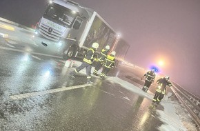 Polizeidirektion Pirmasens: POL-PDPS: Nach Verkehrsunfall läuft größere Menge Diesel aus